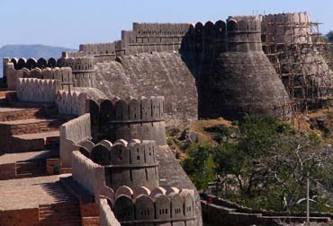 Kumbhalgarh Ranakpur day tour